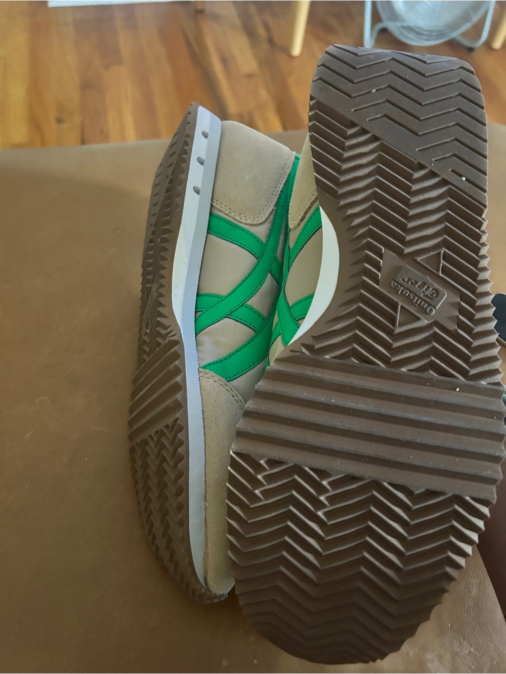Onitsuka Tiger by Asics Beige Sneakers with Green Stripes - Men Size 11 - Picture 6 of 8